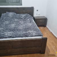 מיטה זוגית יהודית מעץ + 2 שידות