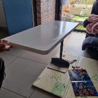 שולחן למידה קטן תלוי