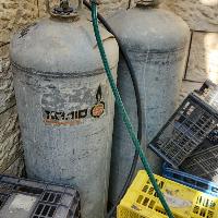 בלוני גז גדולים ריקים