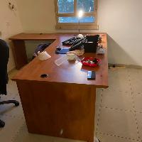 שולחן משרדי וכונניות