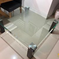 שולחן סלון מרובע מזכוכית 1.1*1.1